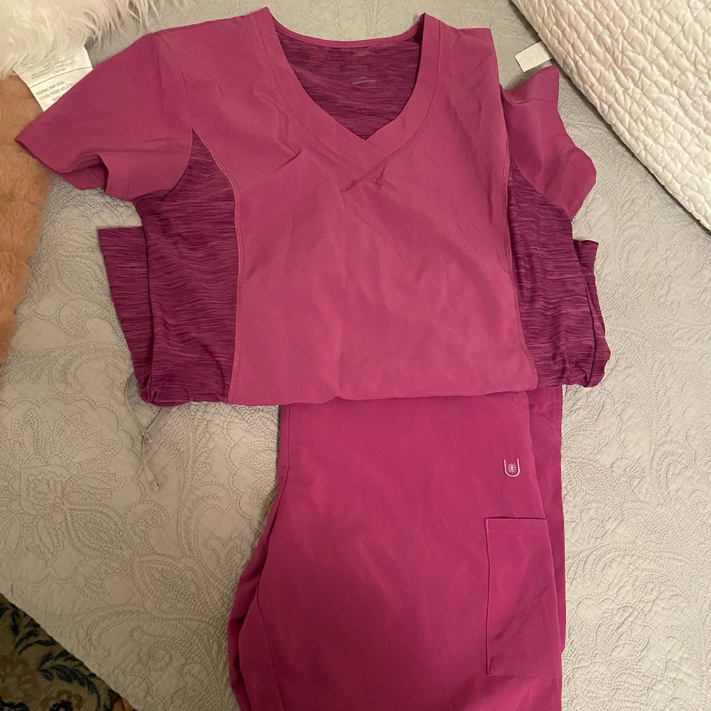 Scrub set